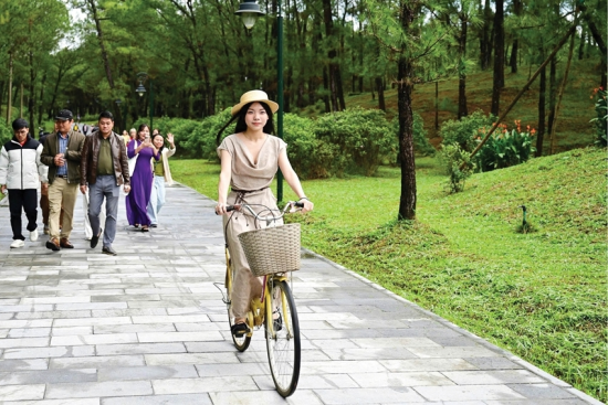 Travel agencies experienced and surveyed Net Zero tourism destinations in Hue